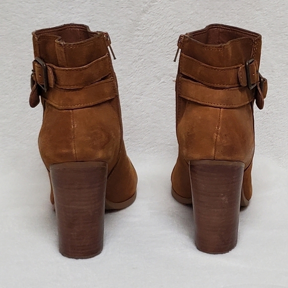 LUCKY Brand Lauren Caramel Suede Stacked Block Heel Buckle Strap Ankle Booties - Picture 11 of 16